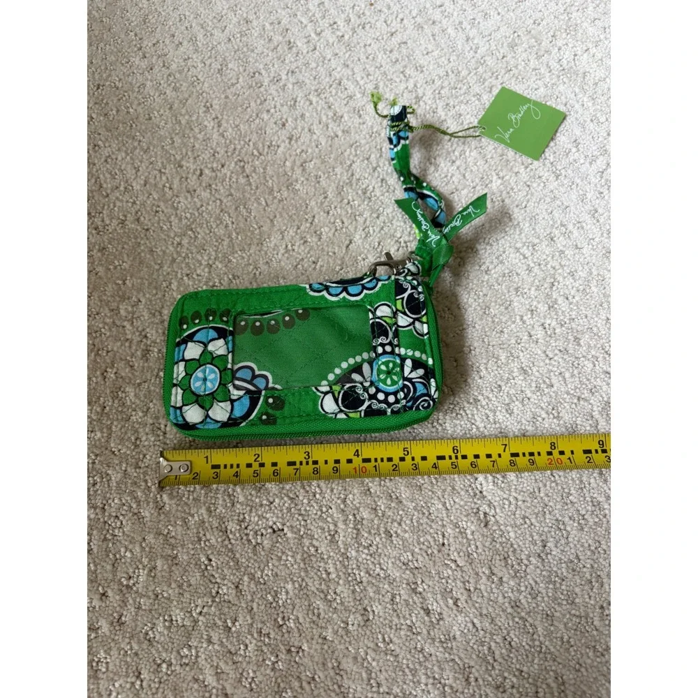 Vera Bradley All In One Wristlet OS Cupcake Green NWT Quilted Paisley *Retired*